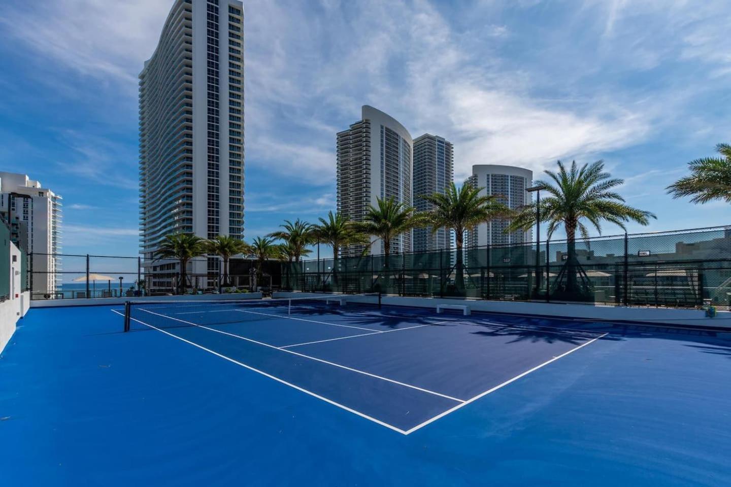 Amazing Apartments At H Beach House Χόλιγουντ Εξωτερικό φωτογραφία