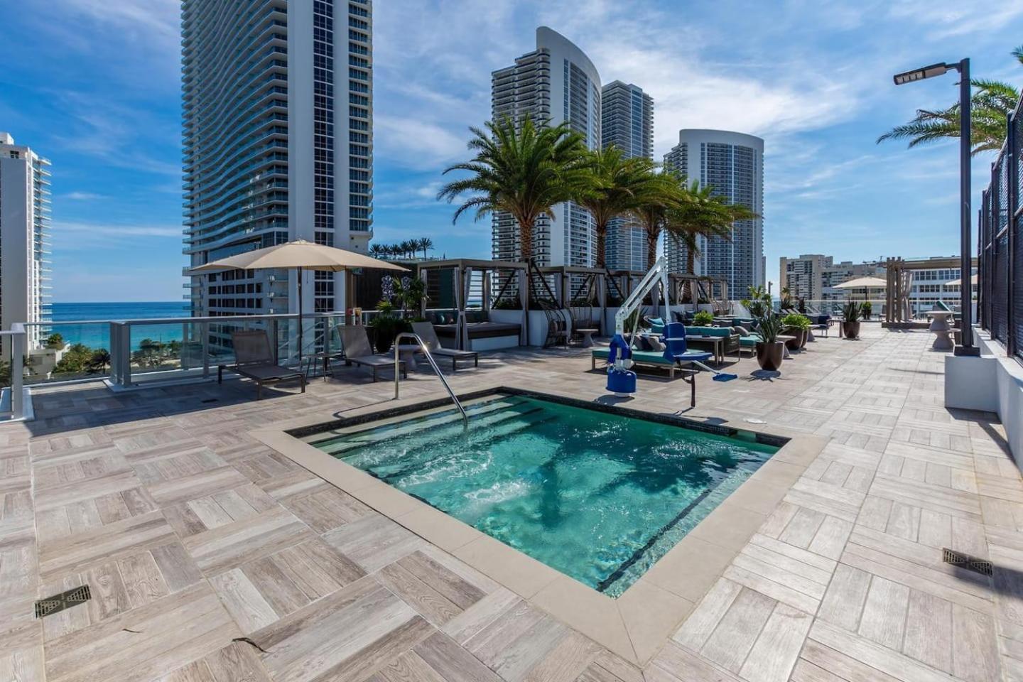 Amazing Apartments At H Beach House Χόλιγουντ Εξωτερικό φωτογραφία