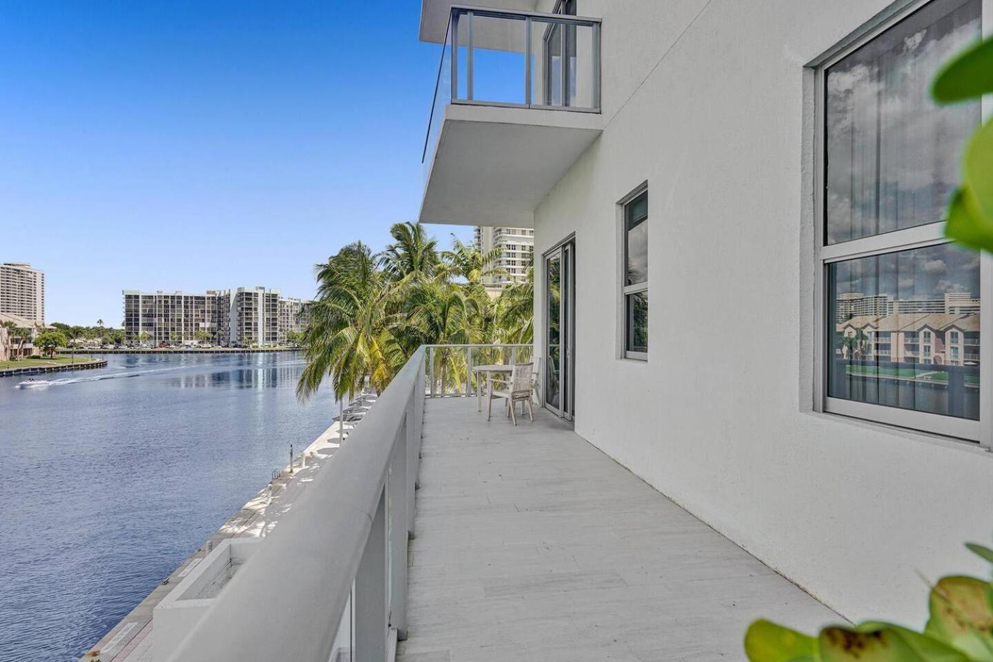Amazing Apartments At H Beach House Χόλιγουντ Εξωτερικό φωτογραφία
