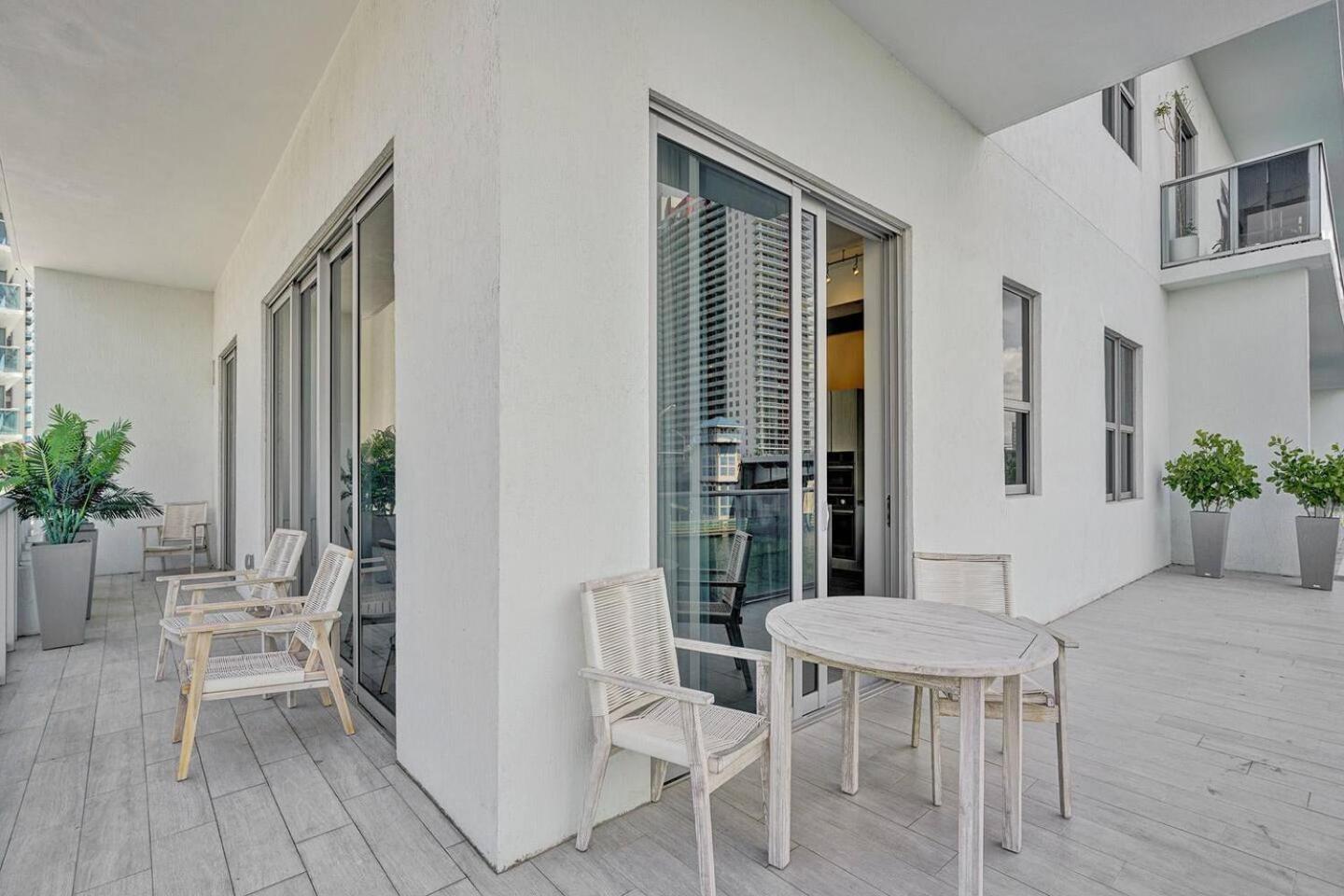 Amazing Apartments At H Beach House Χόλιγουντ Εξωτερικό φωτογραφία