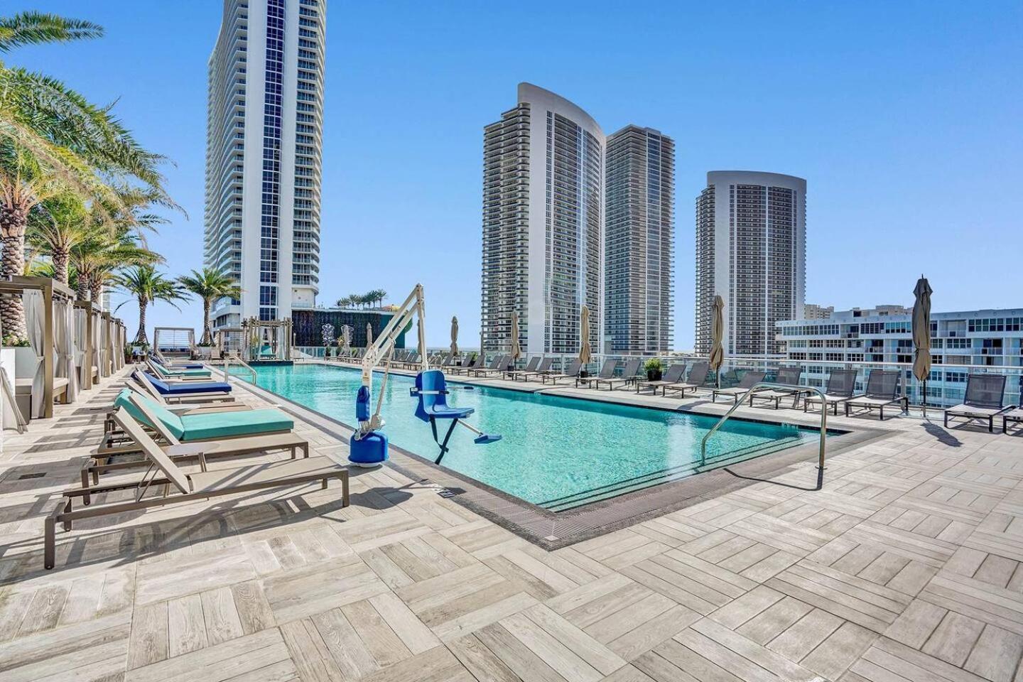 Amazing Apartments At H Beach House Χόλιγουντ Εξωτερικό φωτογραφία