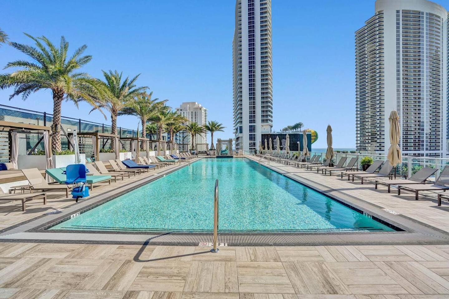 Amazing Apartments At H Beach House Χόλιγουντ Εξωτερικό φωτογραφία