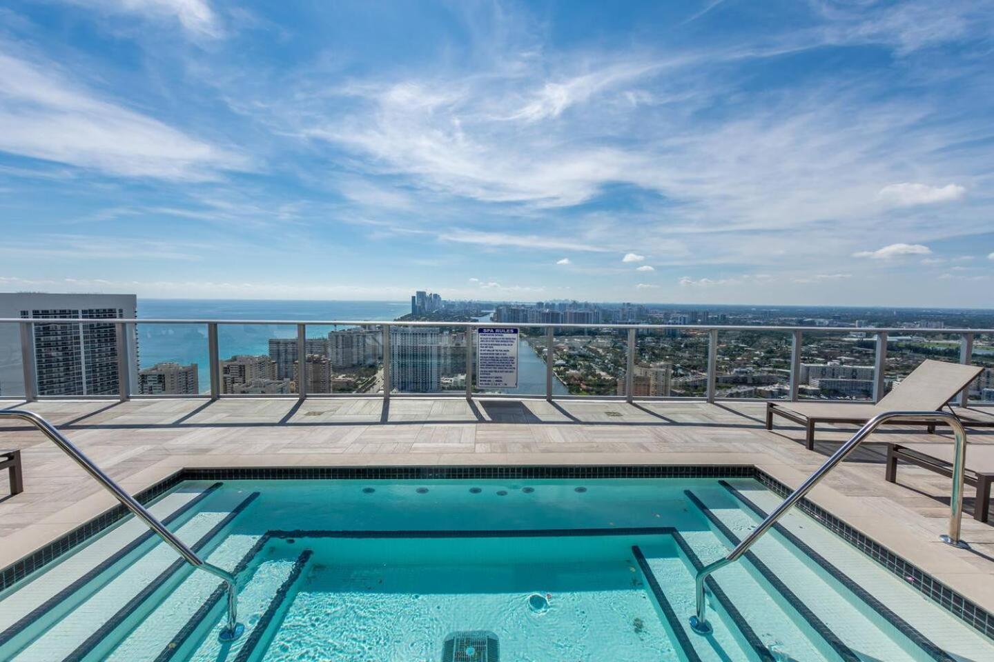 Amazing Apartments At H Beach House Χόλιγουντ Εξωτερικό φωτογραφία
