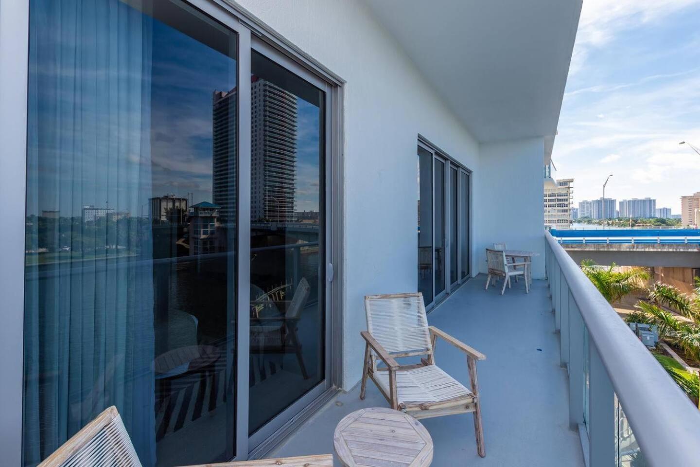 Amazing Apartments At H Beach House Χόλιγουντ Εξωτερικό φωτογραφία