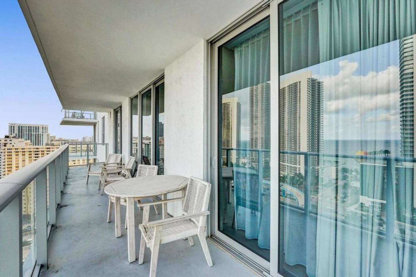 Amazing Apartments At H Beach House Χόλιγουντ Εξωτερικό φωτογραφία