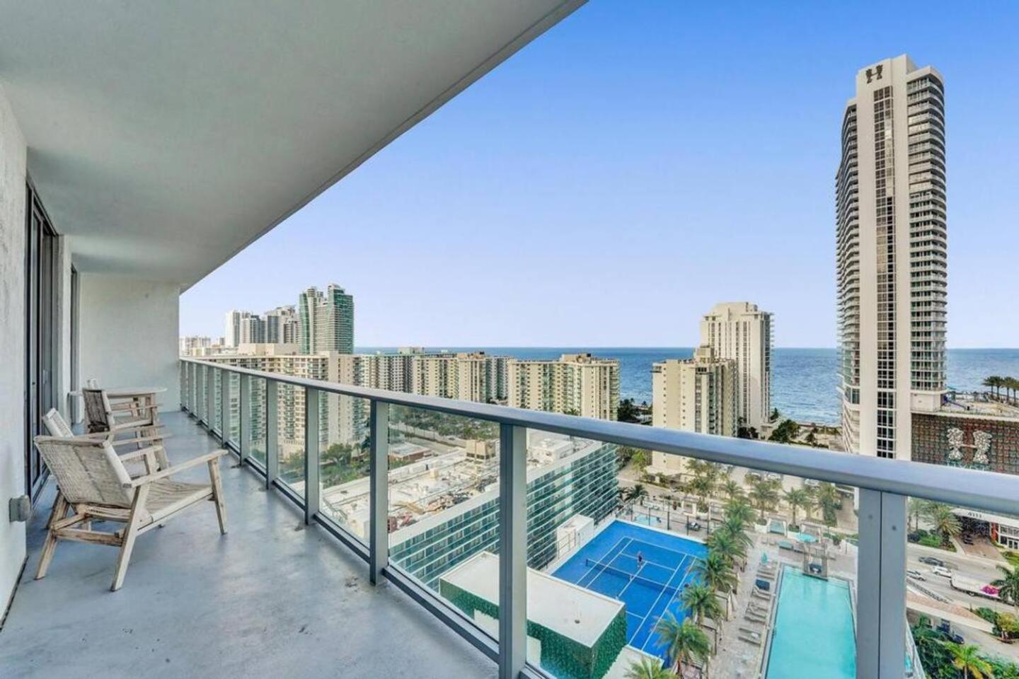 Amazing Apartments At H Beach House Χόλιγουντ Εξωτερικό φωτογραφία