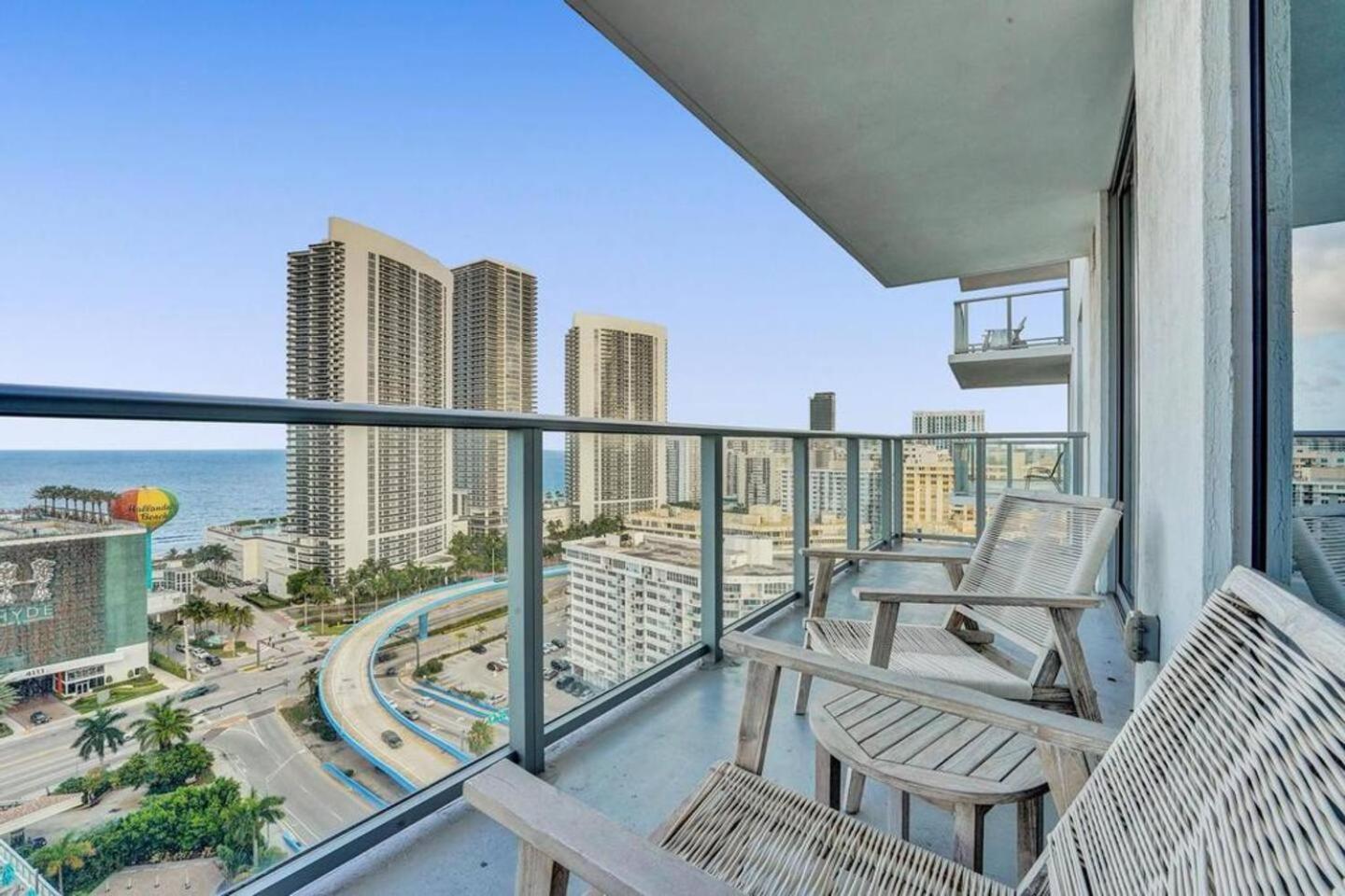 Amazing Apartments At H Beach House Χόλιγουντ Εξωτερικό φωτογραφία